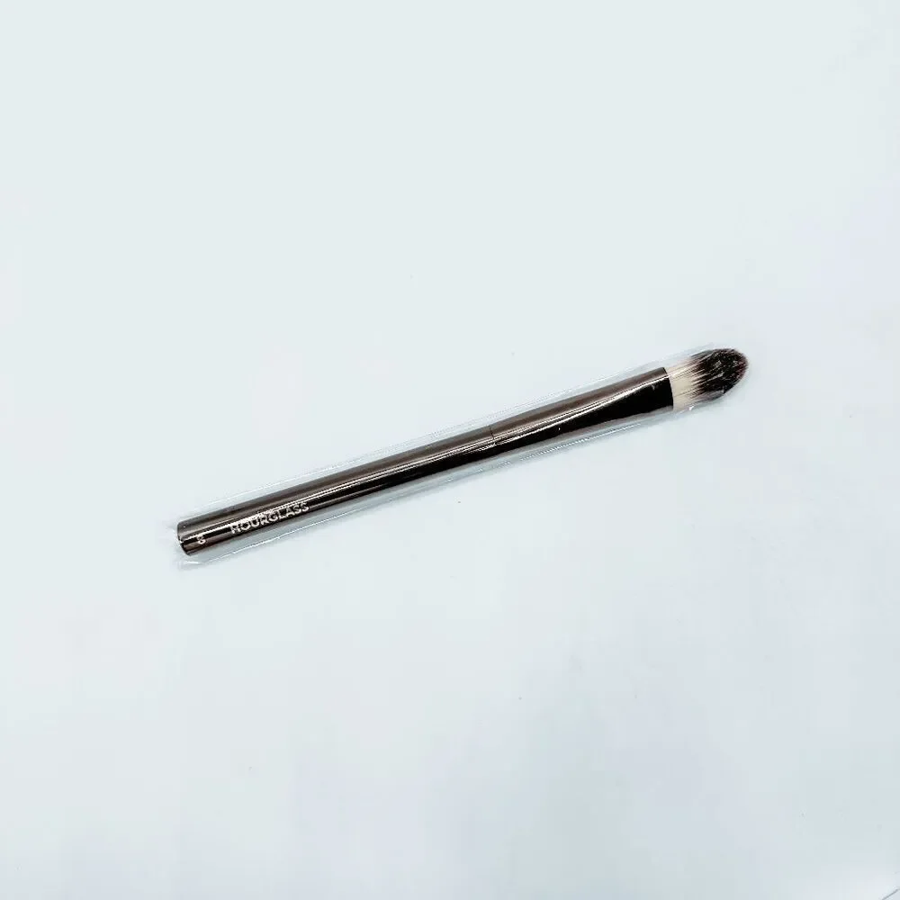 Brand New Hourglass Nº 5 Concealer Brush